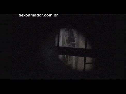 ❤️ Блондини ичкери кирпичтин артына катылган кошуналык войер жашыруун түрдө видеого тартып алат ❌ Секс видео боюнча бизде