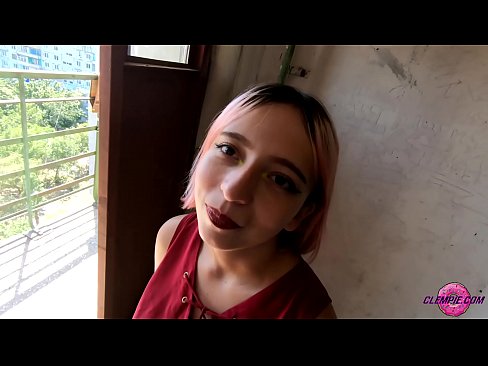 ❤️ Студенттик Сезимдүү Соруса бейтааныш бир четте - Кончают Анын Бет ❌ Секс видео боюнча бизде
