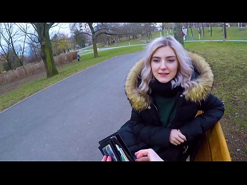 ❤️ Акча үчүн чоочун адамдын ысык спермасын жутат - минет паркта Эва Элфи ❌ Секс видео боюнча бизде